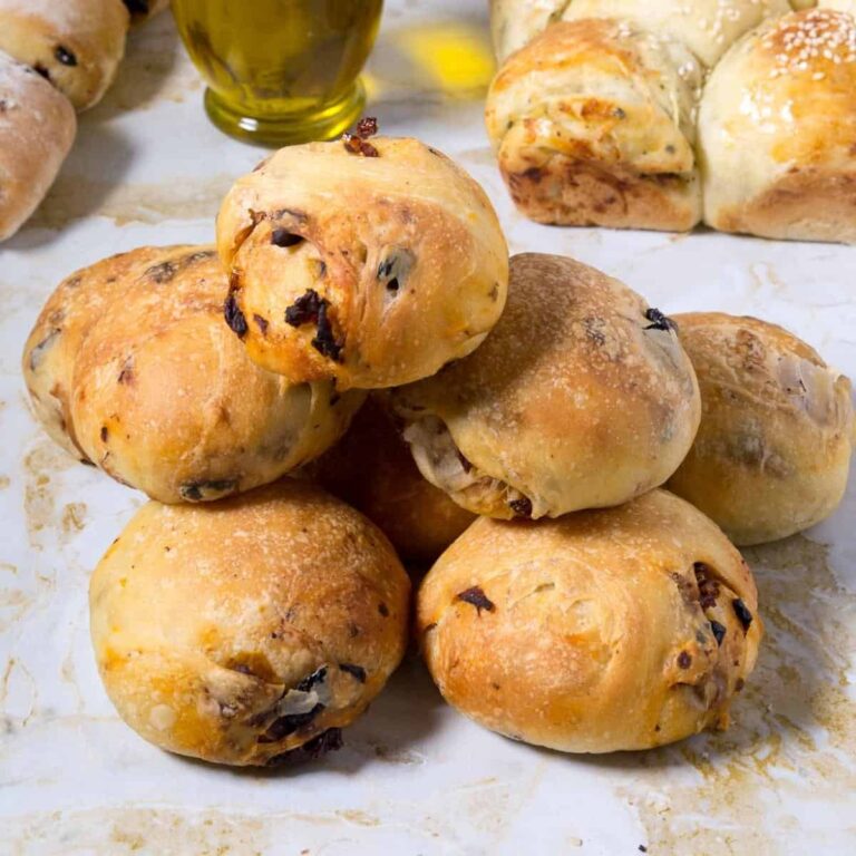 Sun Dried Tomato Olive Rolls